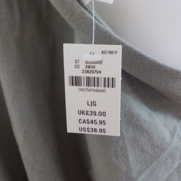 Pink Victoria’s Secret Flower Long Sleeve NWT - Picture 3 of 3